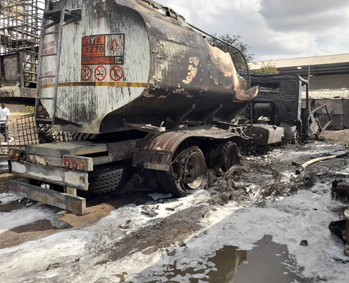 讚比亞盧薩卡3輛油罐車著火爆炸 致3人被燒傷