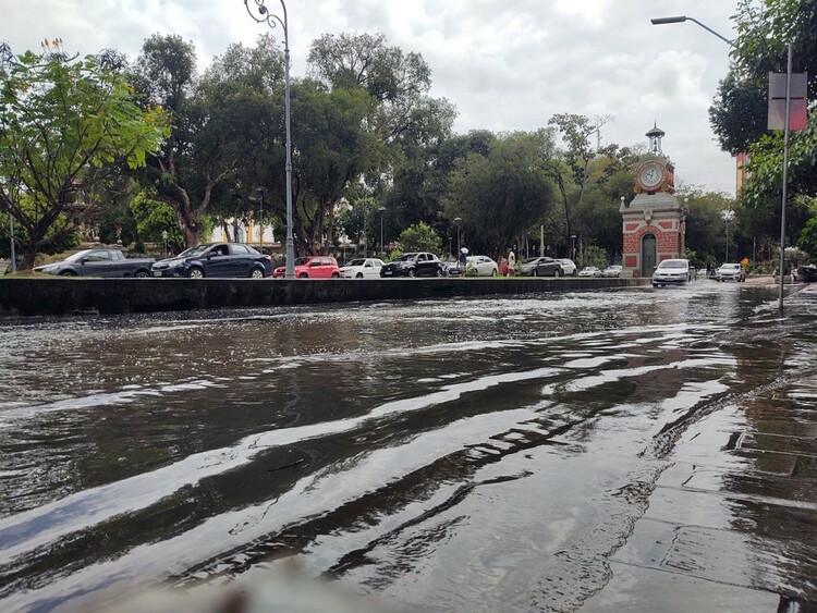 河流漲水導致巴西馬瑙斯市遭遇近120年來最大洪災