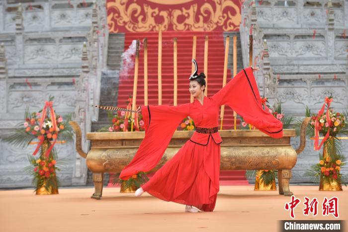 樂舞告祭。　鹽亭縣委宣傳部供圖 攝