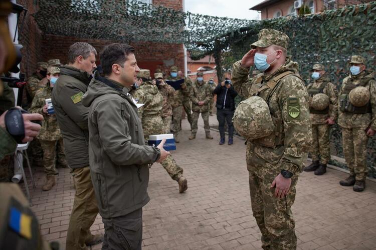 俄憂烏克蘭東部戰火重燃　烏軍否認準備進攻